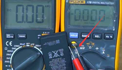 如何用萬用表測試手機電池電壓